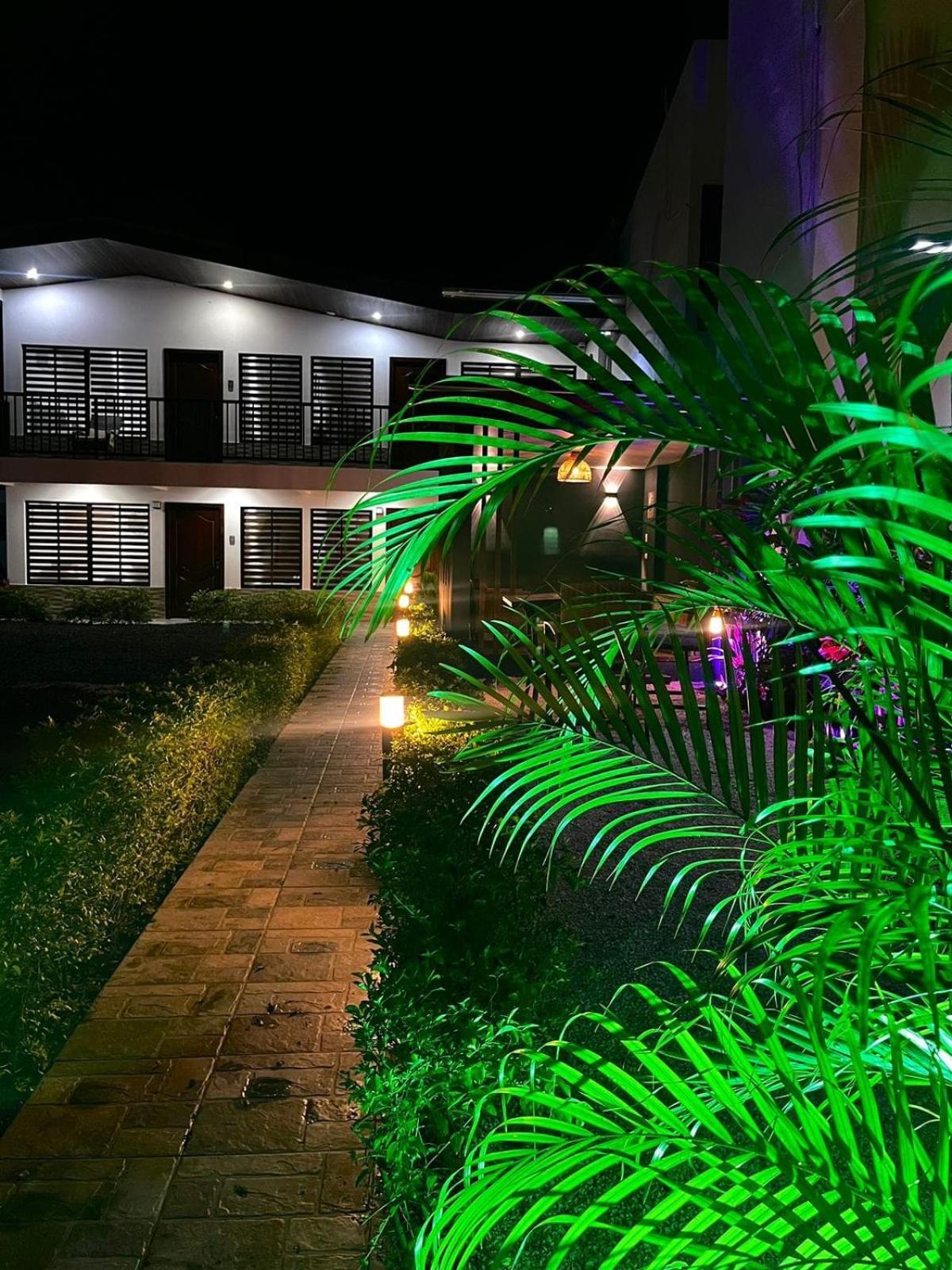 Mevak Apartments Suites La Fortuna Eksteriør bilde
